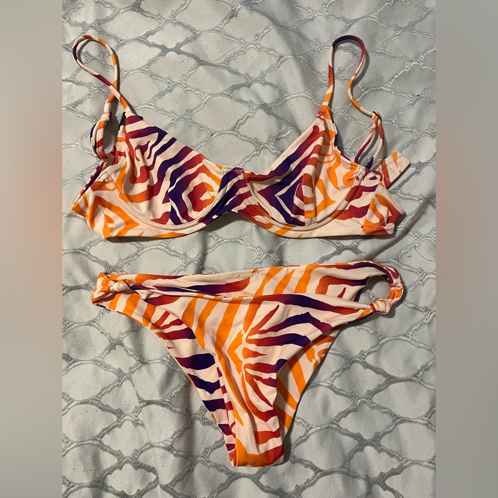 NEW without tags Multi color blackbough Bikini